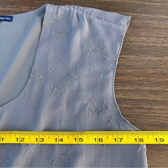 Thyme Maternity Soft Gray Embroidered Top Size S - Picture 8 of 9